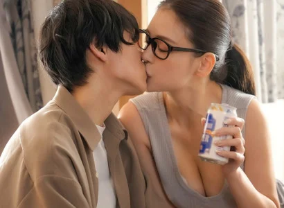 Anh chàng bị cắm sừng trong đau khổ được chị hàng xóm an ủi không ngừng
