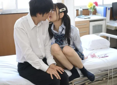 Cậu nam sinh yếu đuối bị khoa khôi địt ngay trong lớp học